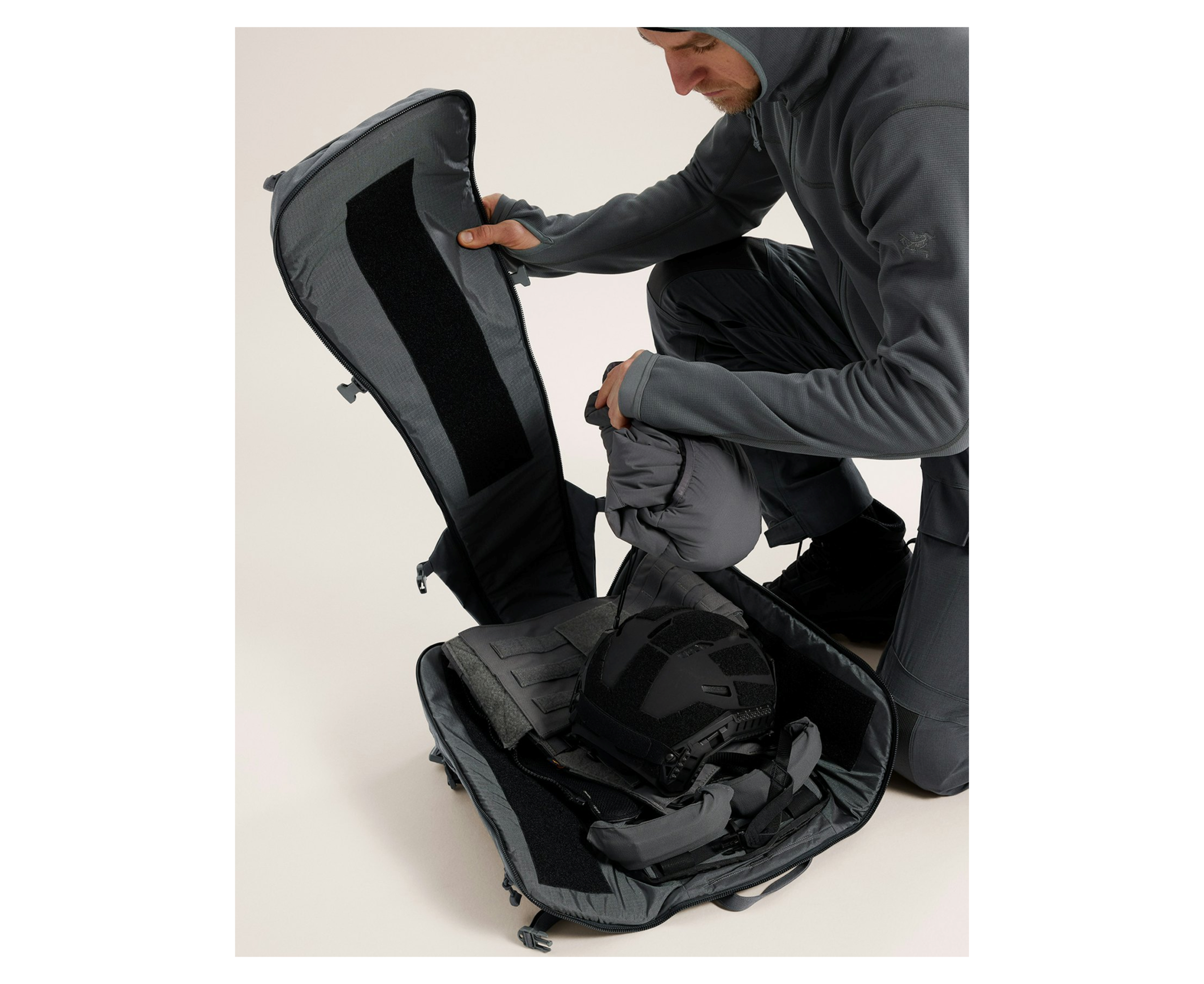 Arc'teryx PRO Mission Assault Pack 30 - Image 4