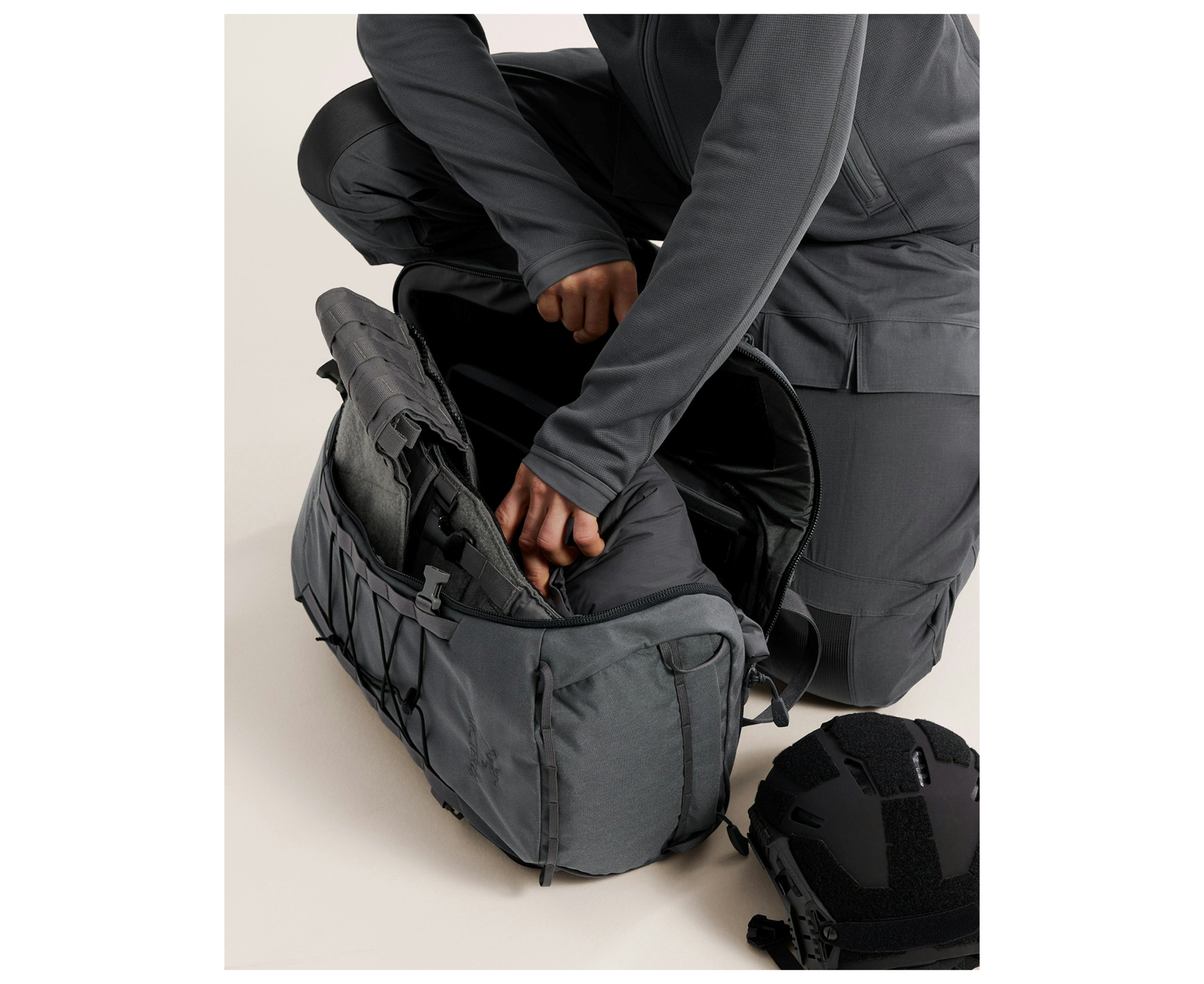Arc'teryx PRO Mission Assault Pack 30 - Image 3